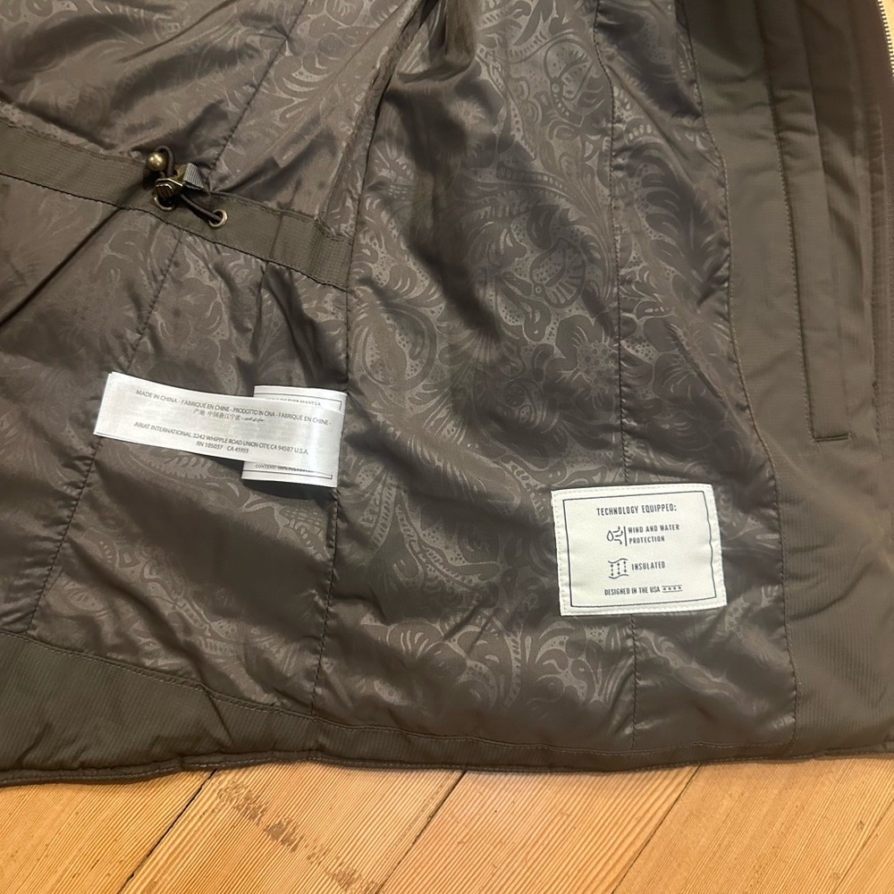 Ariat banyan bark insulated vest with synch back in a size medium - Picture 8 of 10